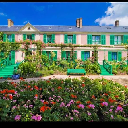 Convivial, Et Spacieux